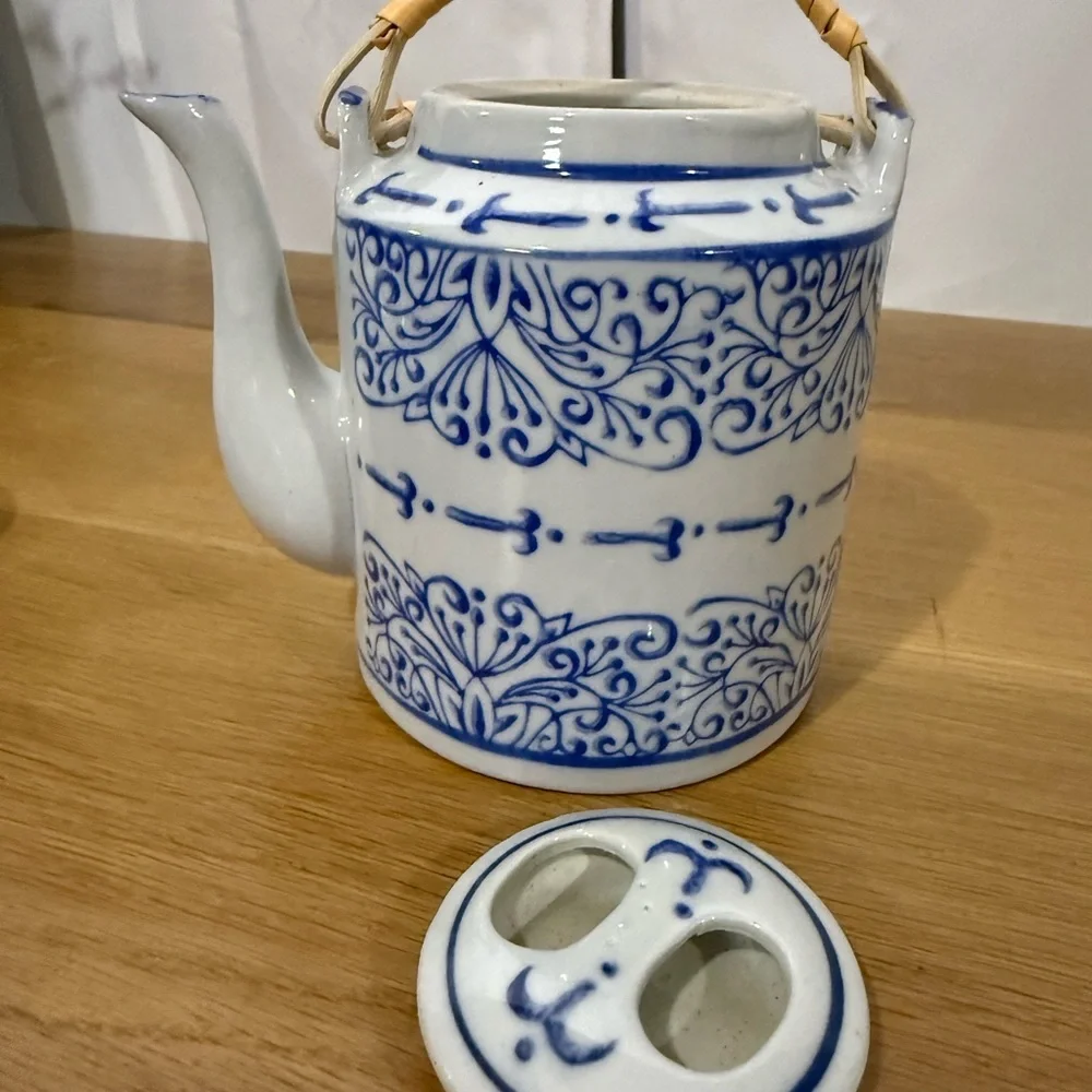 Blue Floral Porcelain Teapot and Cup Set - Classic Ceramic Tea Service